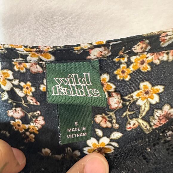 Wild Fable Small Lace Trim Moody Whimsy Goth Floral Black Camisole Top Witchy - Picture 4 of 8